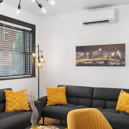 Apartment Bushwick 3br Loft- Rooftop, Group Friendly At 
