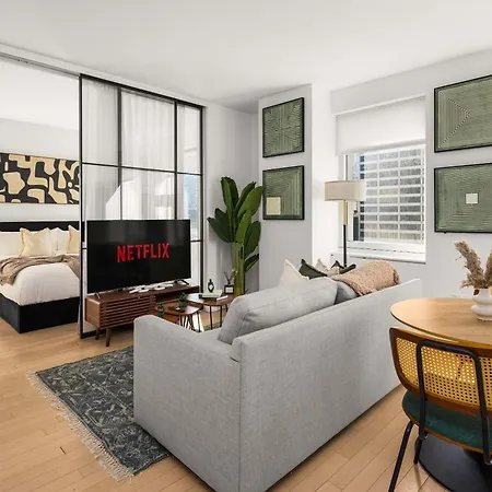 Times Square King Bed Steps To Broadway Apartment New York