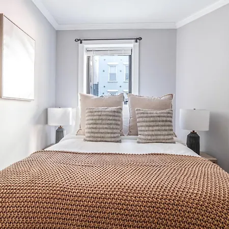 Apartment Sophisticated 2br 1bath In Turtle Bay Near Subway New York