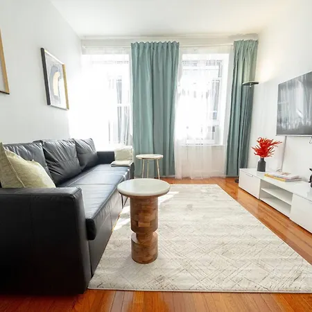 Stylish One Bedroom On Ues * New York