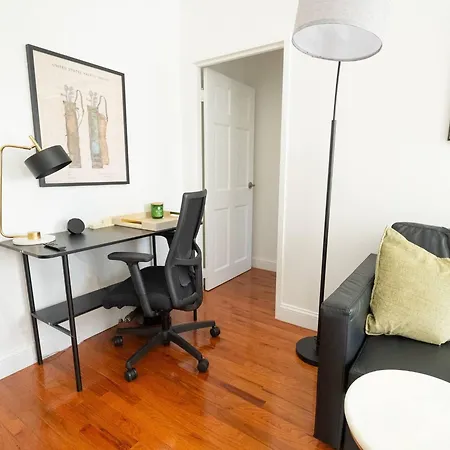 Stylish One Bedroom On Ues Apartment New York