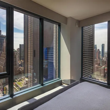 Tempo By Hilton Times Square 4*