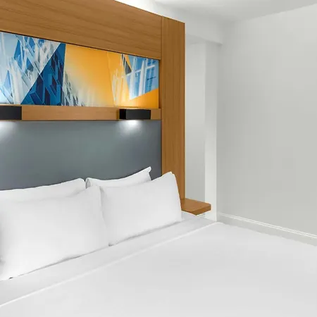 Aloft By Marriott New York Brooklyn Hotel 3*