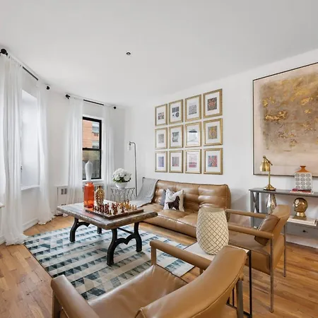 Harlem Renaissance Apartment *