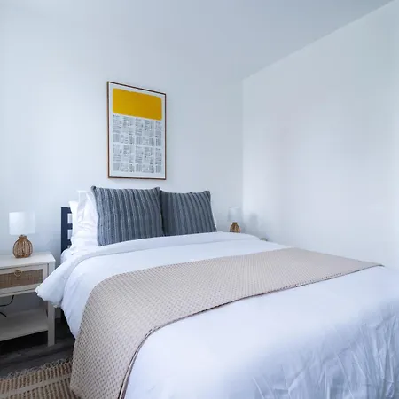 Bright 2br 2ba Steps From Park, Great Location! *
