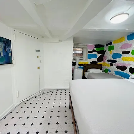 The Manhattan Midtown Apartment *