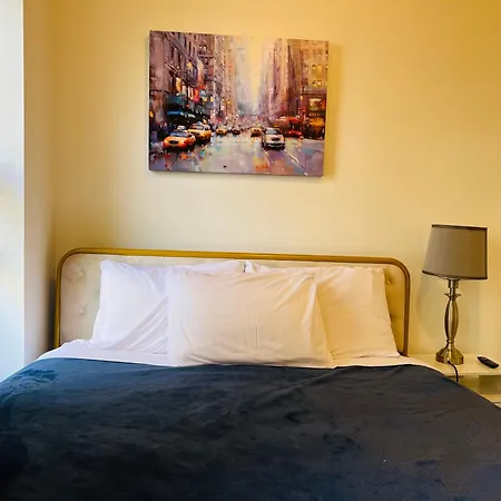 The Manhattan On 48th Apartment *
