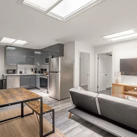 Bright 2br 2ba Steps From Park, Great Location! *