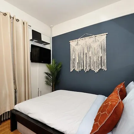 Furnished 2 Bedroom In Lennox Hill, June To Aug 90 Days Required *