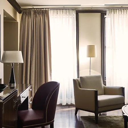 The Iroquois Times Square, A Small Luxury Hotel 5* New York