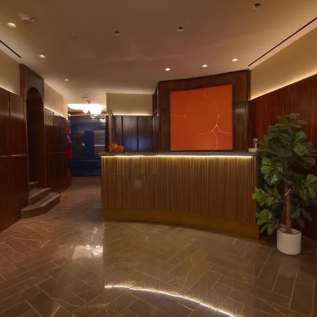Hotel The Iroquois Times Square, A Small Luxury Hotel 5*