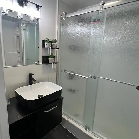 Luxury 2-bedroom And 1-bathroom Apartment New York