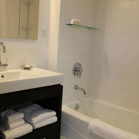 Luxury Three Bedroom In Midtown Near Time Square New York