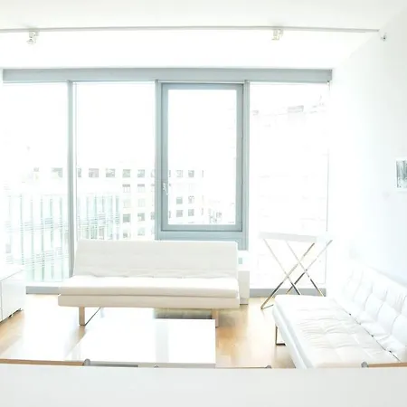 Luxury Three Bedroom In Midtown Near Time Square Apartment New York