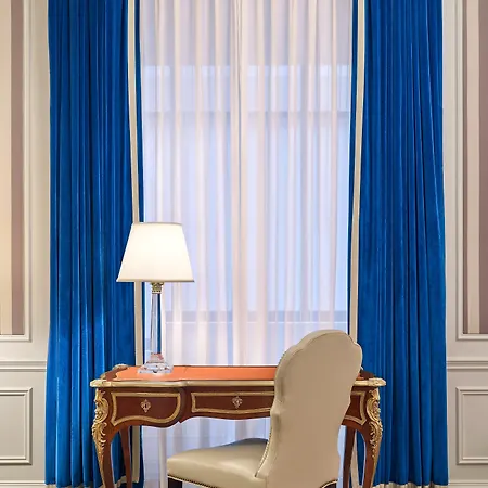 Hotel 5th & 55th Club New York