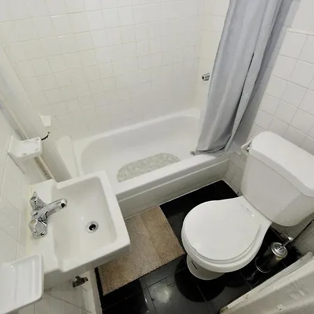 Furnished 2 Bedroom In Lennox Hill, June To Aug 90 Days Required Apartment New York