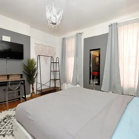 Apartment Furnished 2 Bedroom In Lennox Hill, June To Aug 90 Days Required *