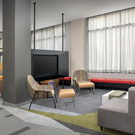 Hotel Springhill By Marriott Queens