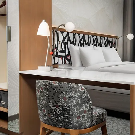 Springhill By Marriott Queens 3*
