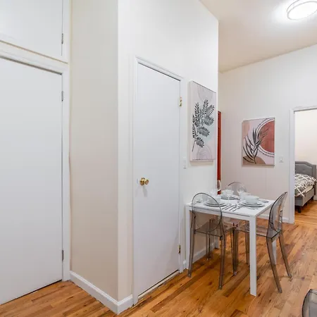 2bd Classy Manhattan Apartment