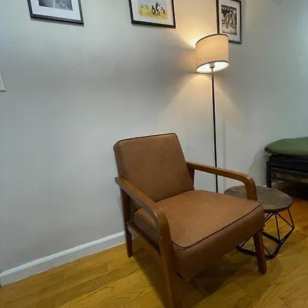 Union Square With Kitchen -shared Bathroom Apartment New York