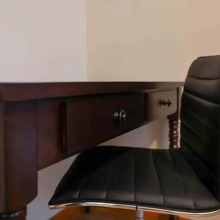 Immaculate Furnished 1-bedroom New York