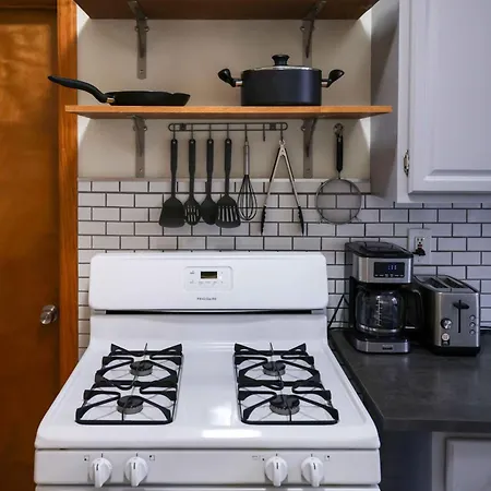 Immaculate Furnished 1-bedroom *