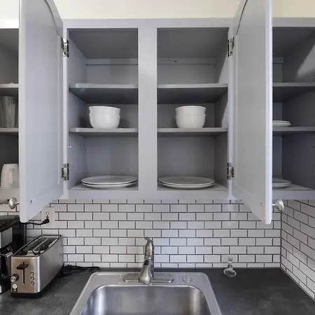 Immaculate Furnished 1-bedroom Apartment New York