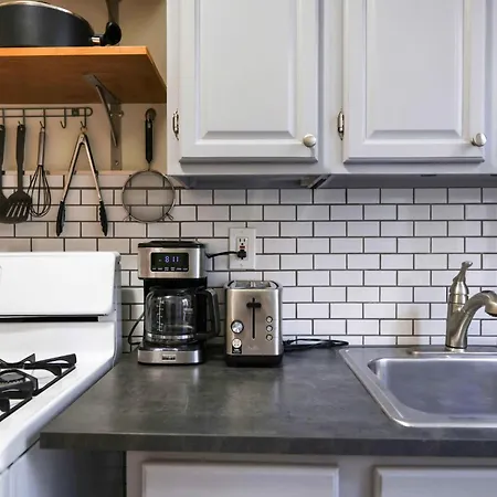 Immaculate Furnished 1-bedroom