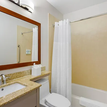Comfort Inn 4*