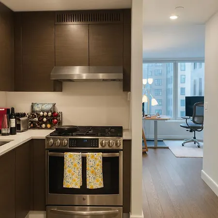 Apartment Modern In A Luxury High Rise In The Heart Of Midtown Manhattan New York