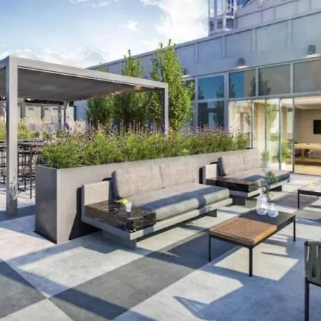 Apartment Modern In A Luxury High Rise In The Heart Of Midtown Manhattan *