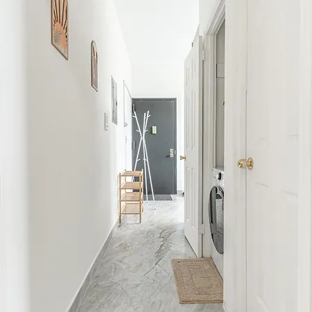 Comfy 2b Near Lga & Subway With Washer & Dryer * New York