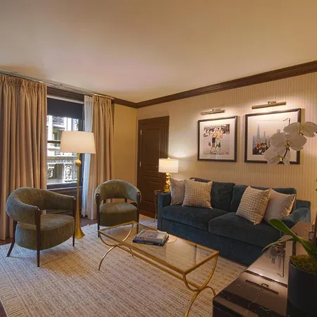 The Iroquois Times Square, A Small Luxury Hotel New York