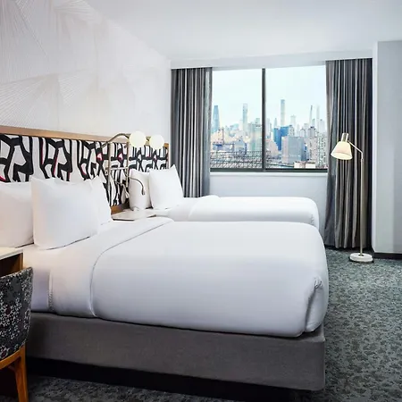 Springhill By Marriott Queens Hotel 3*
