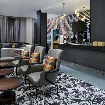 Hotel Springhill By Marriott Queens