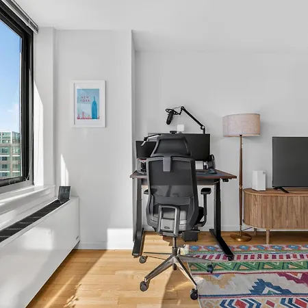 Long Island 1 Bedroom W Work Setup By Anyplace - 11743 Apartment *