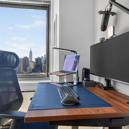 Long Island 1 Bedroom W Work Setup By Anyplace - 11743 *