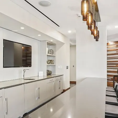 Apartment Long Island 1 Bedroom W Work Setup By Anyplace - 11743