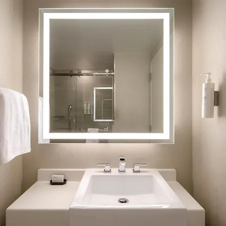 Hotel Newly Renovated Embassy By Hilton Manhattan Times Square