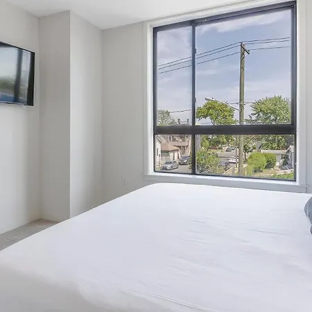Landing Apartments - The Botanic Apartment