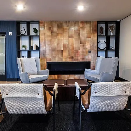 Landing Apartments - The Botanic *