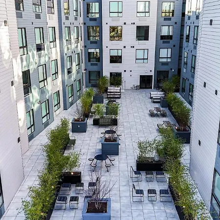 Landing Apartments - The Botanic Apartment *