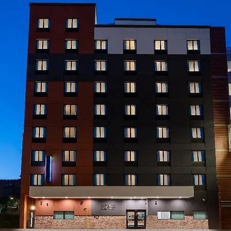 Express & Bronx - Barnabas Area By Ihg New York