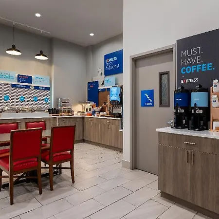 Express & Bronx - Barnabas Area By Ihg Hotel New York