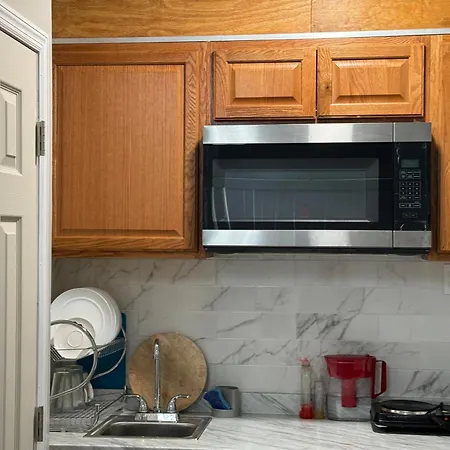 Large 1 Bedroom In The Heart Of The Bronx New York