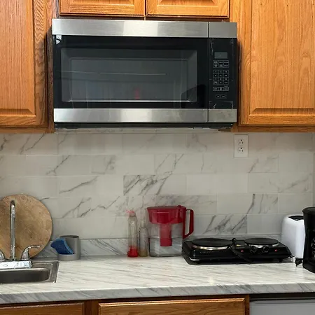 Apartment Large 1 Bedroom In The Heart Of The Bronx *