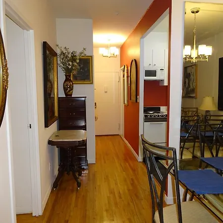 - Manhattan Apartment New York