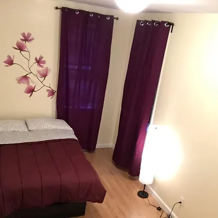 Apartment Huge & Sunny 1bd New York