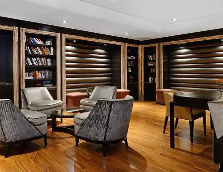 Ny Away - Luxury In The Financial District